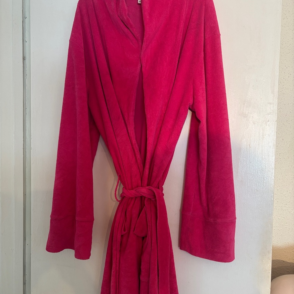 PINK Victoria's Secret Fuchsia Robe